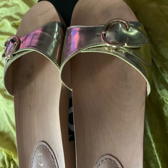 Coach metallic gold sandals - Picture 5 of 8